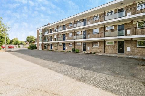 1 bedroom flat for sale, Astra Close, HORNCHURCH, Essex, RM12