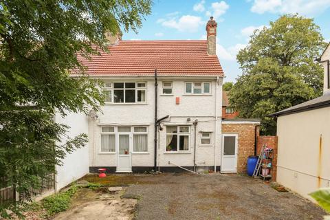 4 bedroom semi-detached house to rent, Brook Avenue, Wembley HA9