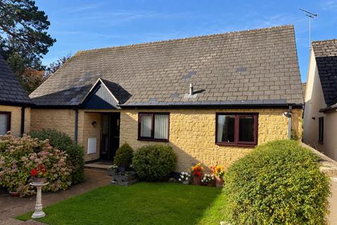 2 bedroom detached bungalow for sale, 4, The Courtyard, Fosseway House, Stow-on-the-Wold