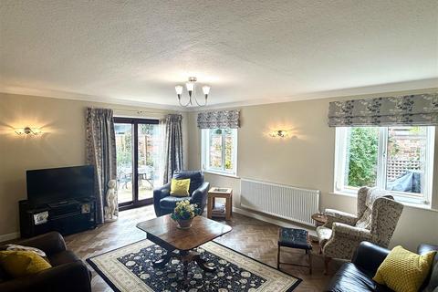 2 bedroom detached bungalow for sale, 4, The Courtyard, Fosseway House, Stow-on-the-Wold