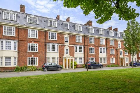 3 bedroom flat for sale, Upper Street, Islington, London, N1