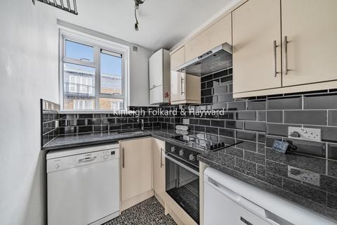 3 bedroom flat for sale, Upper Street, Islington, London, N1