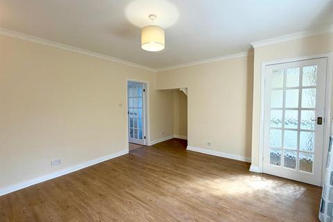 3 bedroom end of terrace house to rent, Prenton Place, Chester CH4