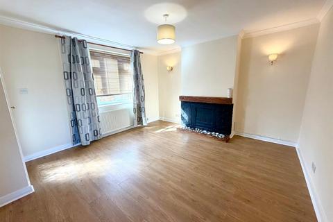 3 bedroom end of terrace house to rent, Prenton Place, Chester CH4