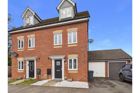3 bedroom semi-detached house to rent, Coopers Meadow, Coventry, CV7