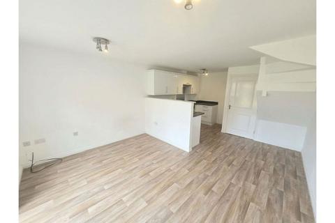 3 bedroom semi-detached house to rent, Coopers Meadow, Coventry, CV7