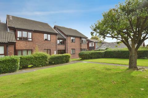 2 bedroom flat for sale, St. Pauls Close, Oadby, LEICESTER