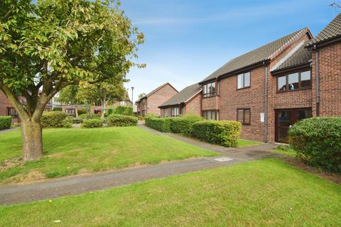 2 bedroom flat for sale, St. Pauls Close, Oadby, LEICESTER
