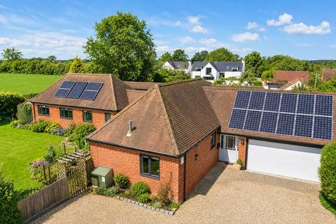 3 bedroom detached bungalow for sale, Newbury Road, East Hendred