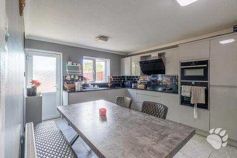 3 bedroom terraced house for sale, Timbermans View, Basildon SS16