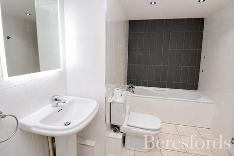2 bedroom apartment to rent, Kidman Close, Gidea Park, RM2