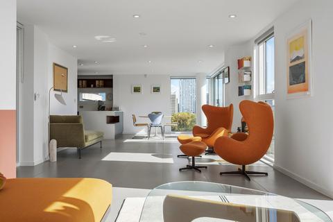 3 bedroom penthouse to rent, Dance Square, London, EC1V