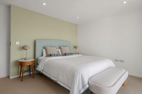 3 bedroom penthouse to rent, Dance Square, London, EC1V