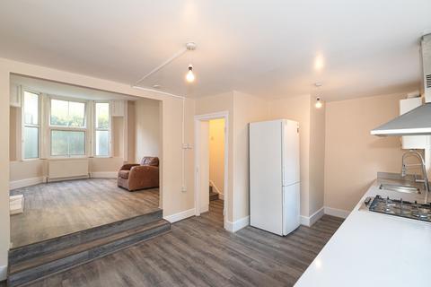 1 bedroom flat to rent, Chantrey Road, London, SW9