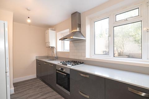 1 bedroom flat to rent, Chantrey Road, London, SW9