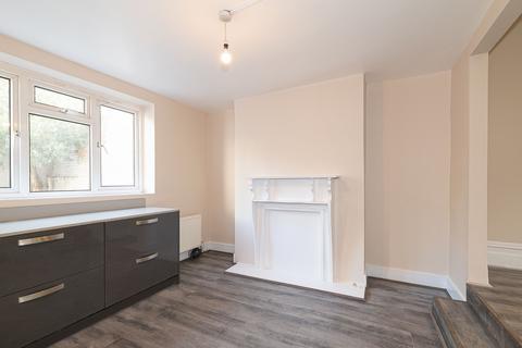 1 bedroom flat to rent, Chantrey Road, London, SW9