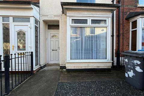 undefined, Allan Vale, Estcourt Street, Hull