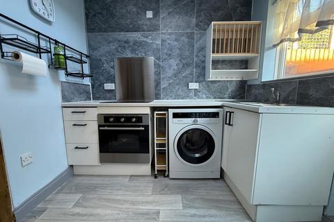 undefined, Allan Vale, Estcourt Street, Hull
