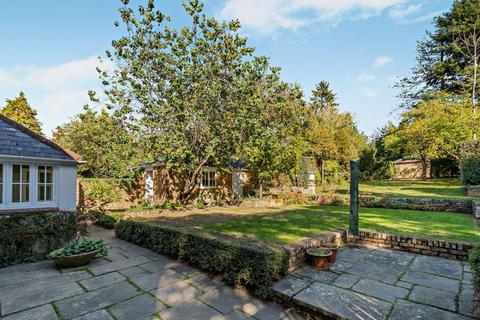 3 bedroom detached house to rent, London Road, Chalfont St. Giles, Buckinghamshire