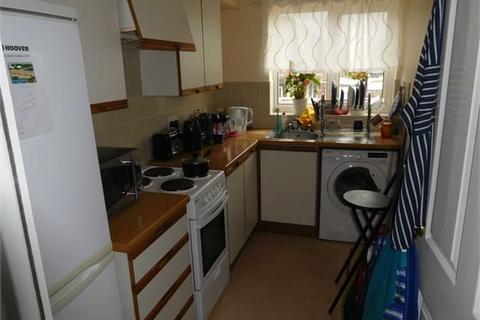 Flat to rent, Pound Avenue, Stevenage SG1