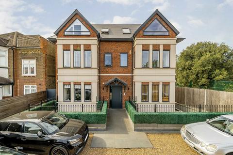 2 bedroom flat for sale, Gunnersbury Avenue, Ealing W5