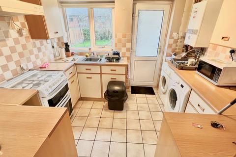 3 bedroom semi-detached house to rent, Moss Road, Cannock, WS11