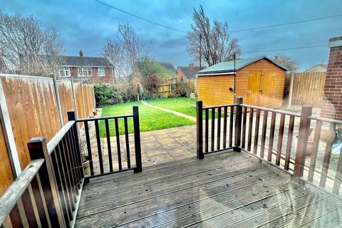 3 bedroom semi-detached house to rent, Moss Road, Cannock, WS11
