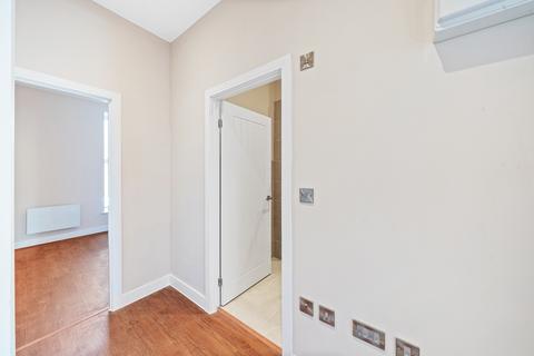 2 bedroom flat to rent, Ellenborough Park South , Weston Super Mare BS23