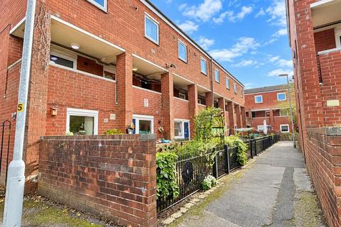 2 bedroom flat for sale, Seatoller Court, Royton, Oldham