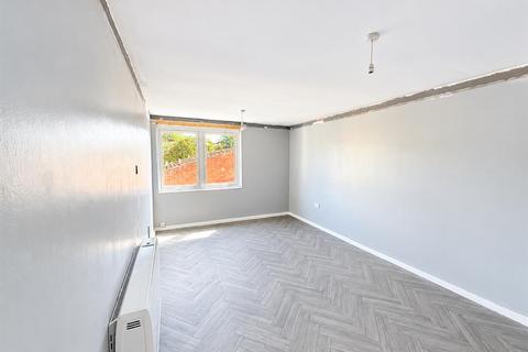 2 bedroom flat for sale, Seatoller Court, Royton, Oldham