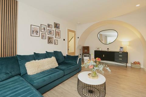 2 bedroom terraced house for sale, 21 Almond Green, East Craigs, Edinburgh, EH12 8UA