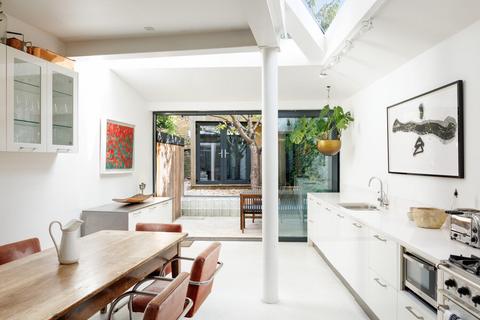 4 bedroom terraced house for sale, Terrace Road, London