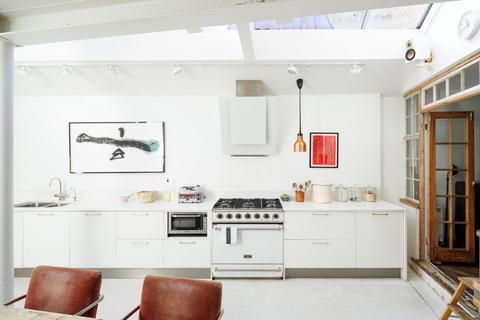4 bedroom terraced house for sale, Terrace Road, London