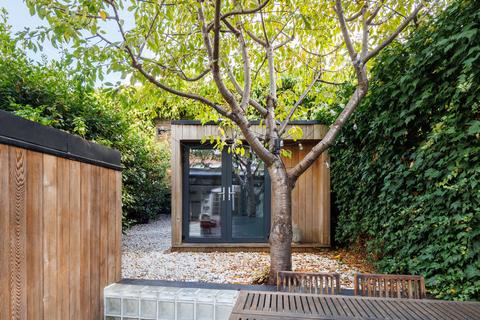 4 bedroom terraced house for sale, Terrace Road, London
