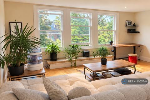 2 bedroom maisonette to rent, Evering Road, London, E5