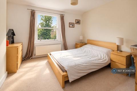 2 bedroom maisonette to rent, Evering Road, London, E5