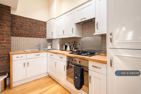 2 bedroom maisonette to rent, Evering Road, London, E5