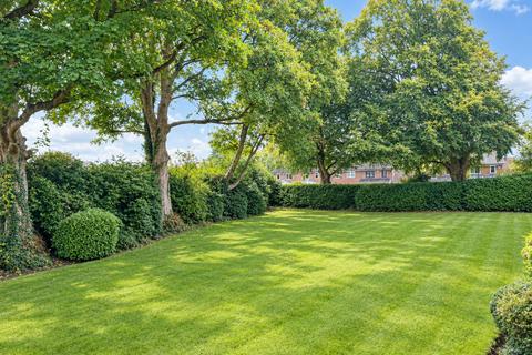 2 bedroom retirement property for sale, Queen Anne Court, Macclesfield Road, Wilmslow