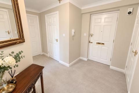 2 bedroom retirement property for sale, Queen Anne Court, Macclesfield Road, Wilmslow