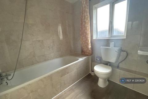 1 bedroom semi-detached house to rent, Boltons Lane, Hayes, UB3