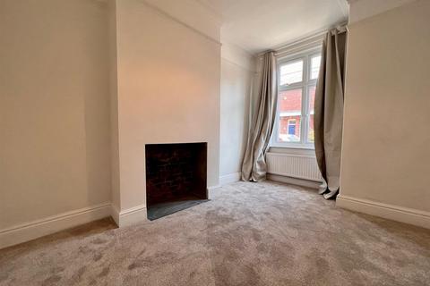 3 bedroom terraced house to rent, Balmoral Terrace, South Bank