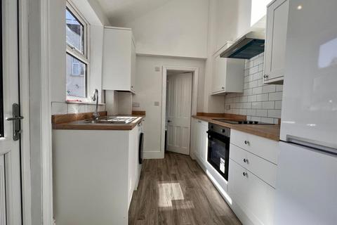 3 bedroom terraced house to rent, Balmoral Terrace, South Bank