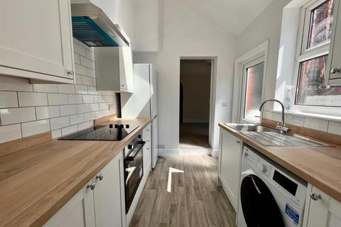 3 bedroom terraced house to rent, Balmoral Terrace, South Bank