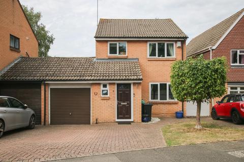 3 bedroom link detached house for sale, Kestrel Way, Wokingham, RG41