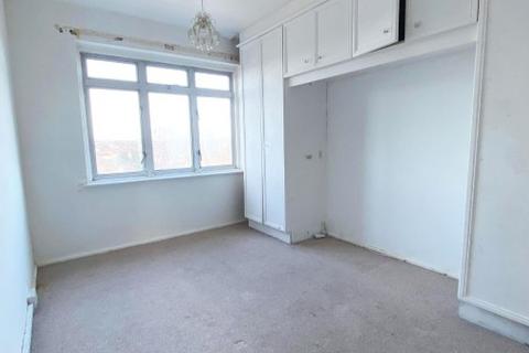 2 bedroom flat for sale, BRAMBLE ROAD PO4