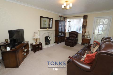 2 bedroom semi-detached bungalow for sale, Lombardy Croft, Halesowen B62