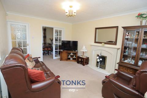 2 bedroom semi-detached bungalow for sale, Lombardy Croft, Halesowen B62