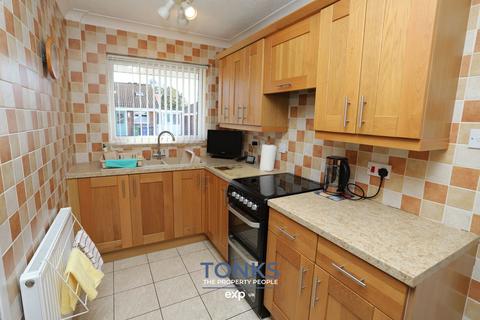 2 bedroom semi-detached bungalow for sale, Lombardy Croft, Halesowen B62