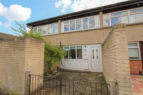 4 bedroom house to rent, Barchester Close, Uxbridge, UB8