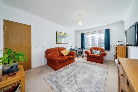 1 bedroom flat for sale, Oulton Court, Grappenhall, Warrington, Cheshire, WA4